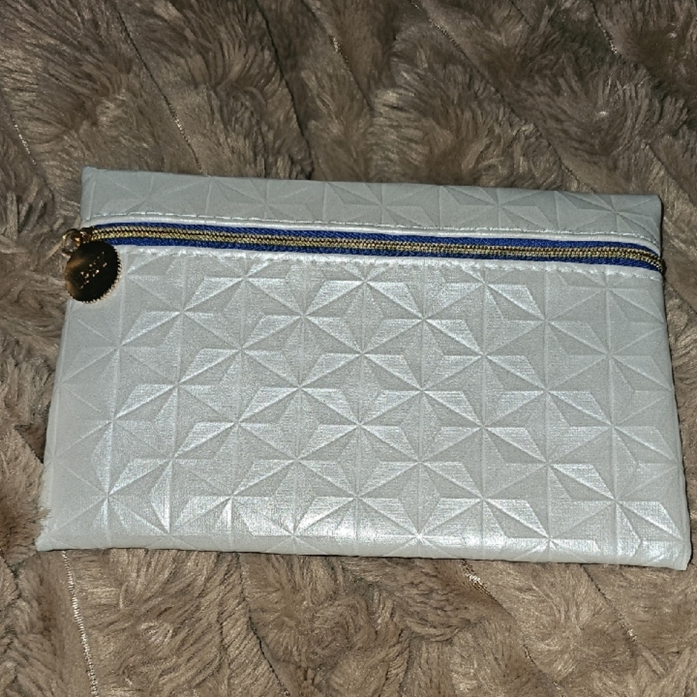 IPSY Nwots Small Bag. 7" Across